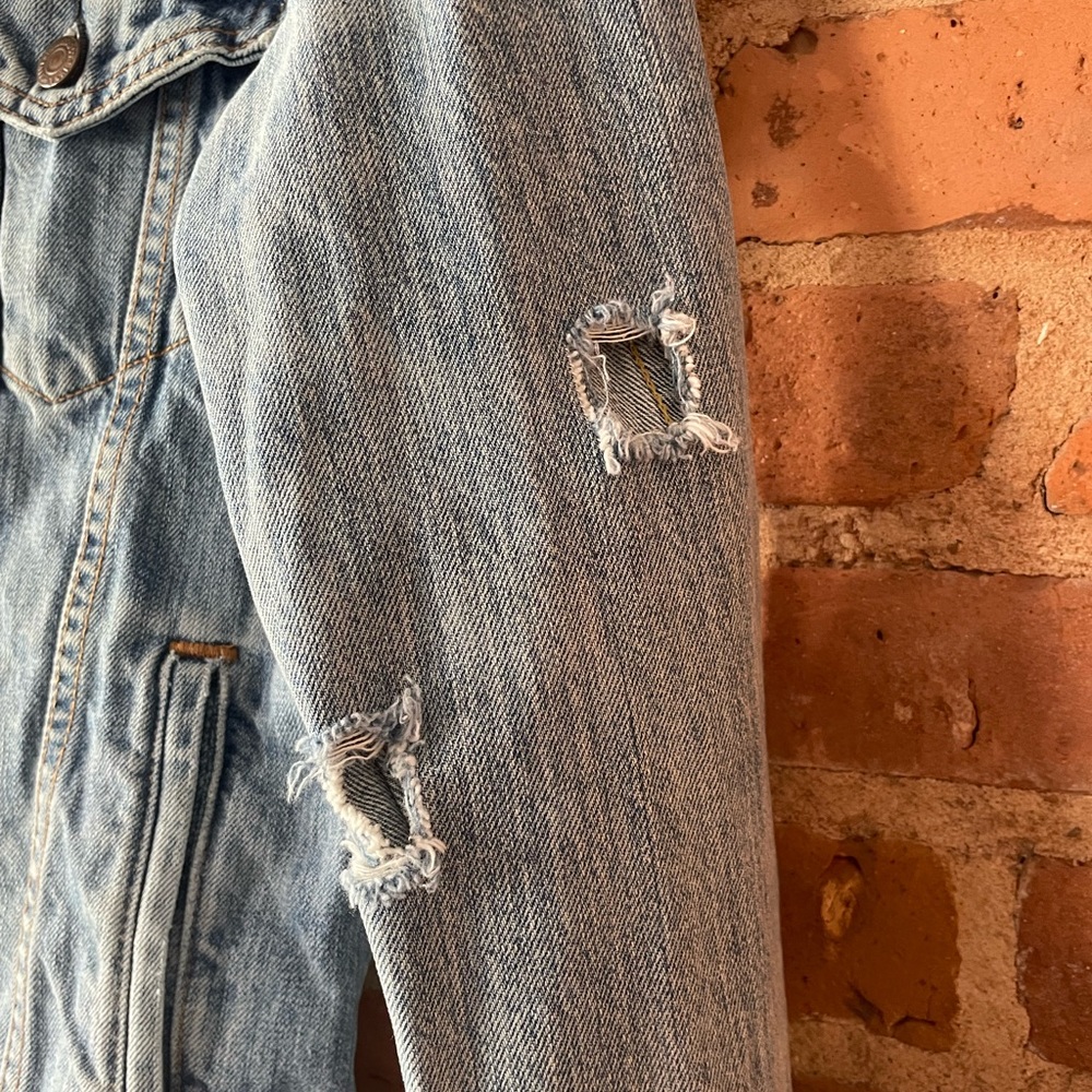 LEVI’S Denim Jacket - Picture 3 of 5